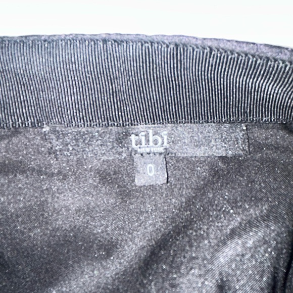 Tibi "Katrin" Paneled Matelassé Mini Skirt size 0 - Picture 8 of 9